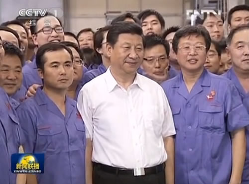 2013年7月，习近平在湖北考察改革发展工作。